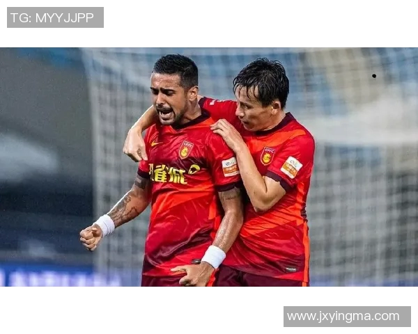 武汉足球队与重庆足球队赛后复盘团队协作分析与战术总结 武汉足球队与重庆足球队赛后复盘团队协作分析与战术总结