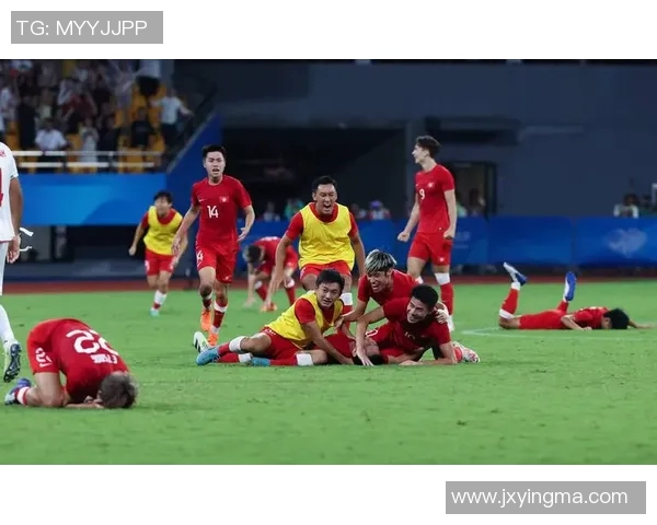 赛后分析：杭州足球队与深圳足球队的耐力对决全景回顾