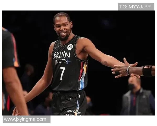 马赛与尼斯激战正酣比分揭晓引发球迷热议 马赛与尼斯激战正酣比分揭晓引发球迷热议